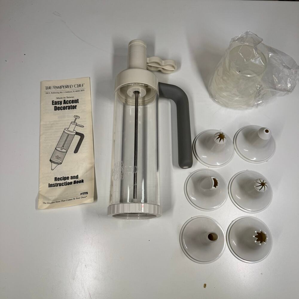 Pampered Chef Easy Accent Decorator #1775 Discontinued Vintage Icing Press Set